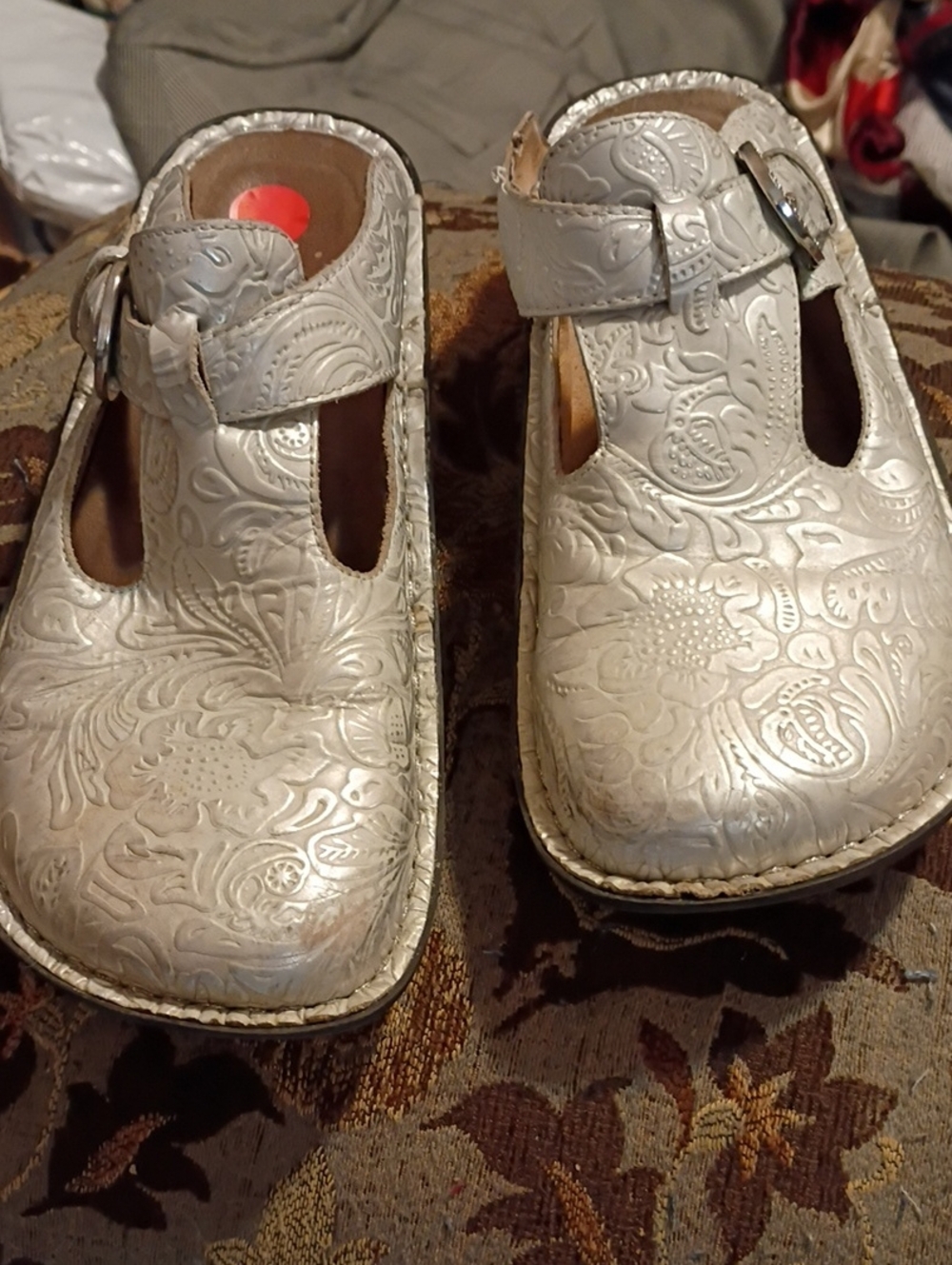 Women Metallic Silver Embossed Mary Jane Shoes